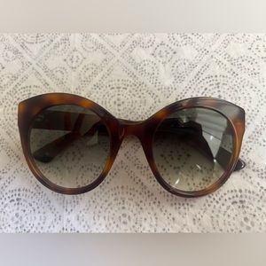 Gucci women’s sunglasses